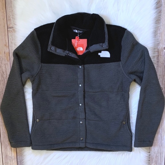 The North Face Women’s Gemma Fleece Jacket RTO - Picture 2 of 8